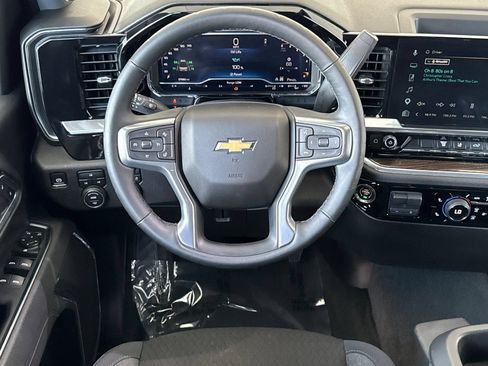 Used 2025 Chevrolet Silverado 2500 LT w/ Convenience Package AWD/4WD image 15
