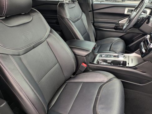 Used 2023 Ford Explorer ST w/ Equipment Group 401A image 9