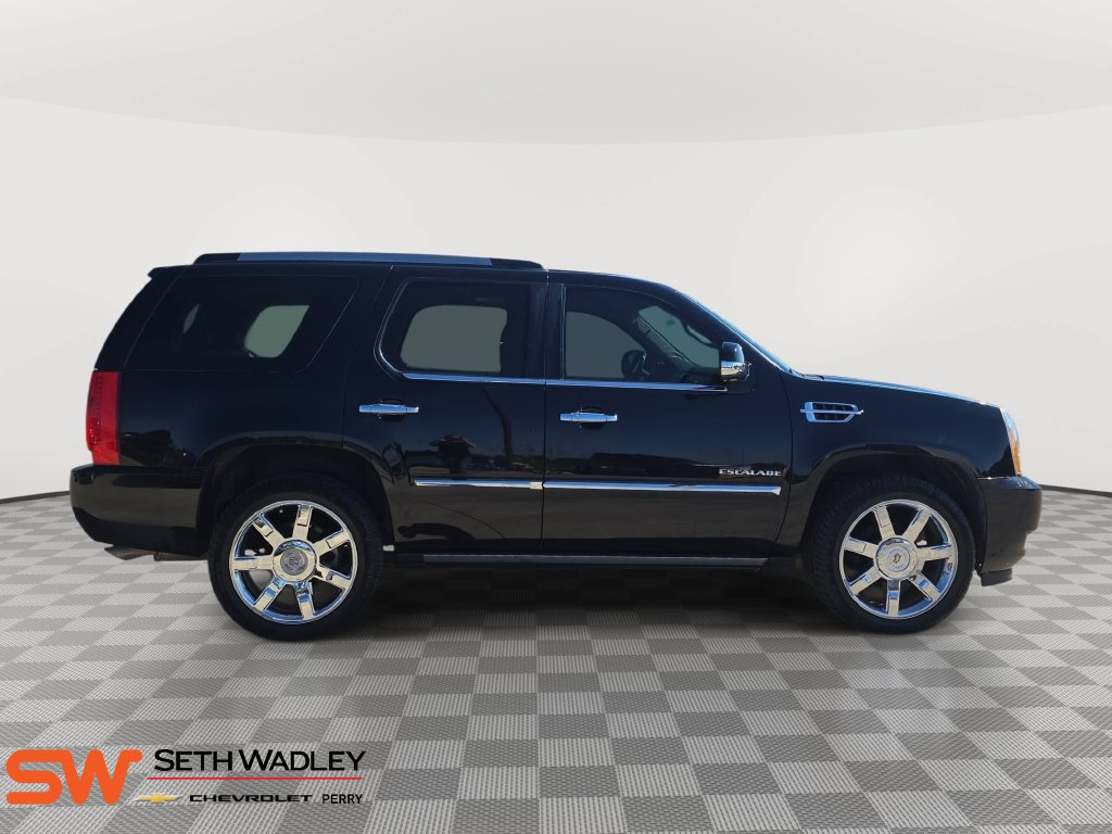 Used 2013 Cadillac Escalade Luxury AWD/4WD image 8