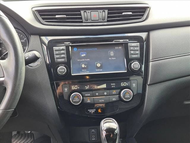 Used 2017 Nissan Rogue SV w/ SV Premium Package FWD image 15