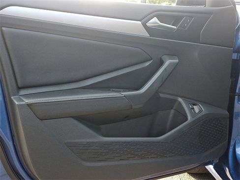 Used 2024 Volkswagen Jetta Sport image 12