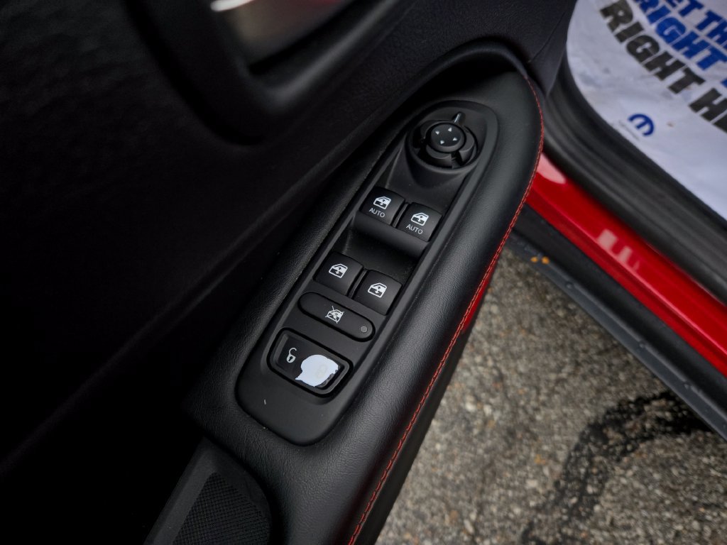 Used 2018 Jeep Compass Trailhawk w/ Cold Weather Group AWD/4WD image 13