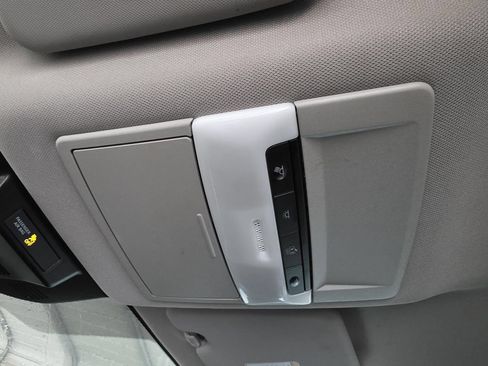 Used 2024 Nissan Rogue S FWD image 27