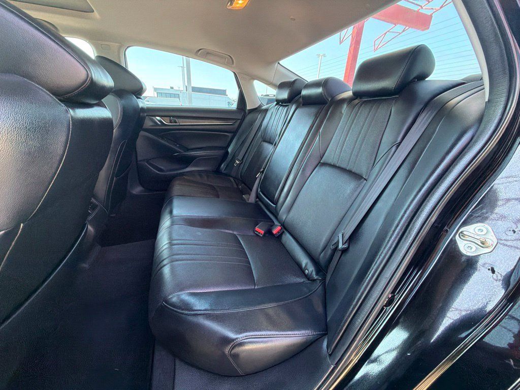 Used 2018 Honda Accord Touring image 15