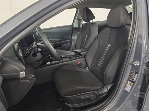 Used 2024 Hyundai Elantra SEL FWD image 21