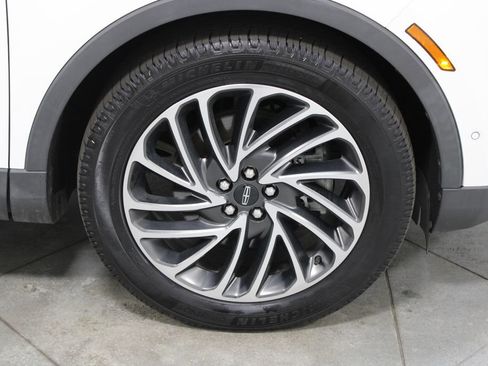 Used 2020 Lincoln Nautilus Reserve w/ Equipment Group 201A image 13