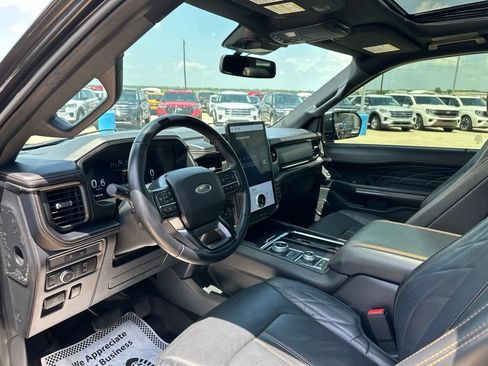 Used 2022 Ford Expedition Platinum AWD/4WD image 14