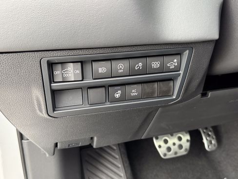 New 2026 Toyota Tundra Platinum AWD/4WD image 17