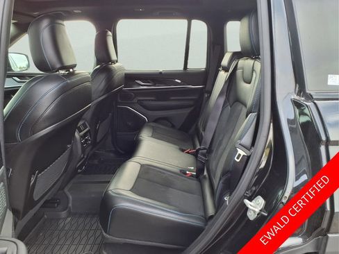 Used 2024 Jeep Grand Cherokee Trailhawk w/ Luxury Tech Group III AWD/4WD image 24