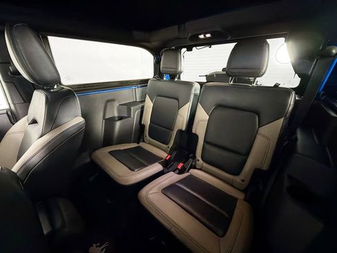 Used 2024 Ford Bronco Wildtrak image 25