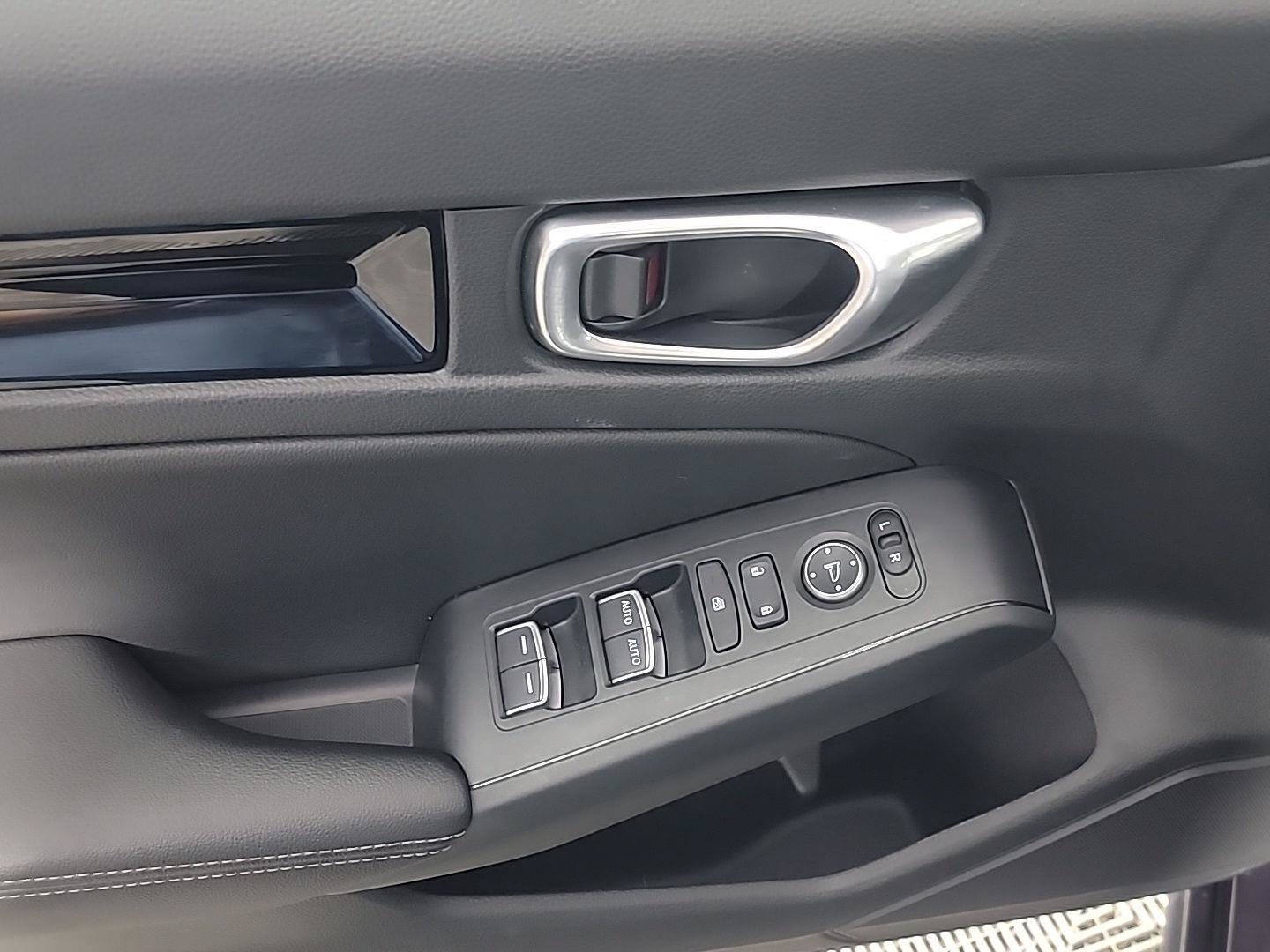 Certified 2024 Honda Civic EX-L image 35