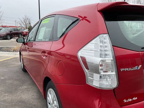 Used 2012 Toyota Prius V Two image 5