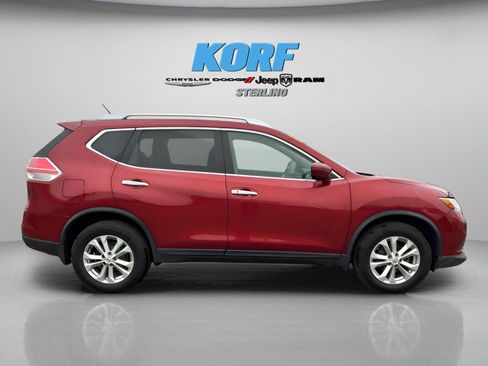 Used 2016 Nissan Rogue SV image 4
