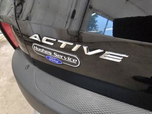 Used 2025 Ford Escape Active AWD/4WD image 25