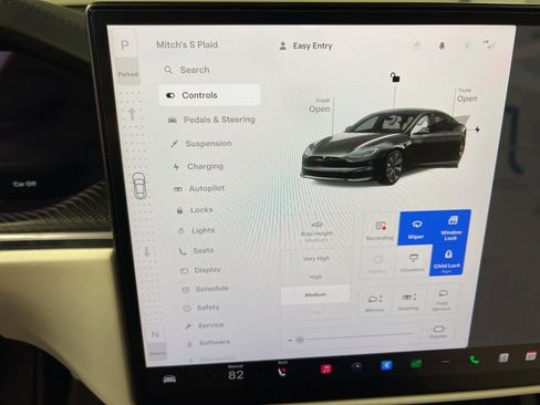 Used 2022 Tesla Model S Plaid image 12