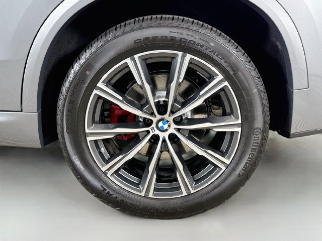 Used 2026 BMW X5 xDrive40i w/ M Sport Package AWD/4WD image 33