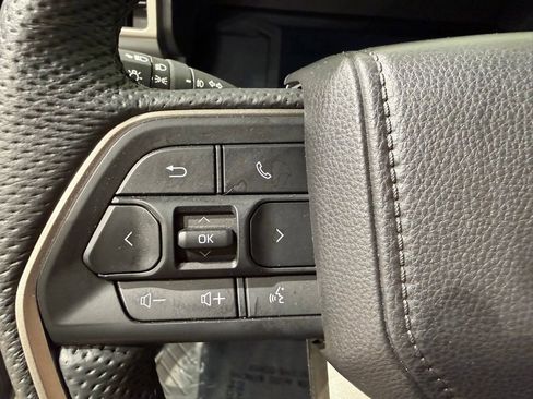 Certified 2025 Toyota Tacoma SR5 AWD/4WD image 22
