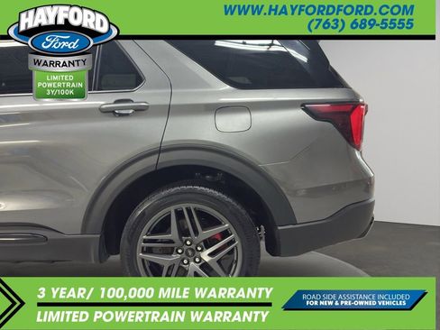 Used 2025 Ford Explorer ST-Line w/ ST-Line Street Pack AWD/4WD image 28
