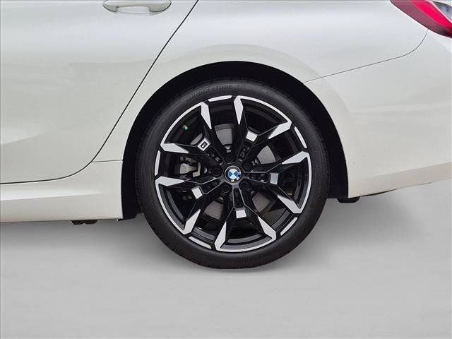 Certified 2026 BMW 330i xDrive Sedan w/ M Sport Package AWD/4WD image 25