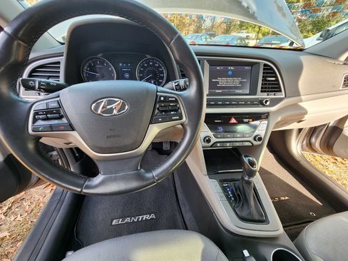 Used 2017 Hyundai Elantra SE w/ SE A/T Tech Package 03 image 13