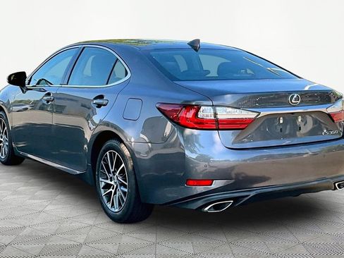Used 2017 Lexus ES 350 w/ Luxury Package FWD image 5