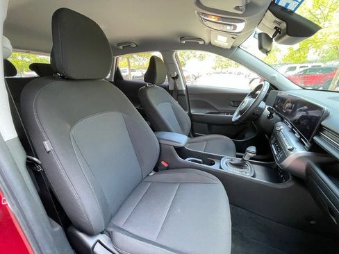 Used 2025 Hyundai Kona SEL FWD image 30