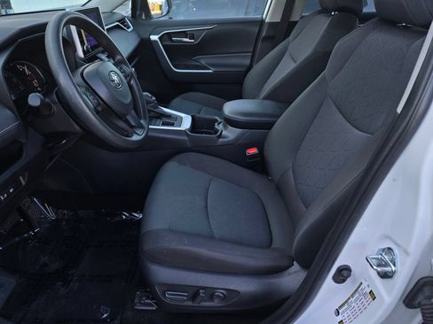 Certified 2025 Toyota RAV4 XLE AWD/4WD image 15