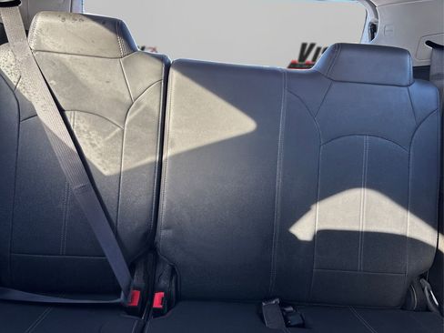 Used 2016 Chevrolet Traverse LT image 32