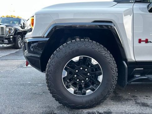 New 2024 GMC Hummer EV 2X w/ Extreme Off-Road Package image 8