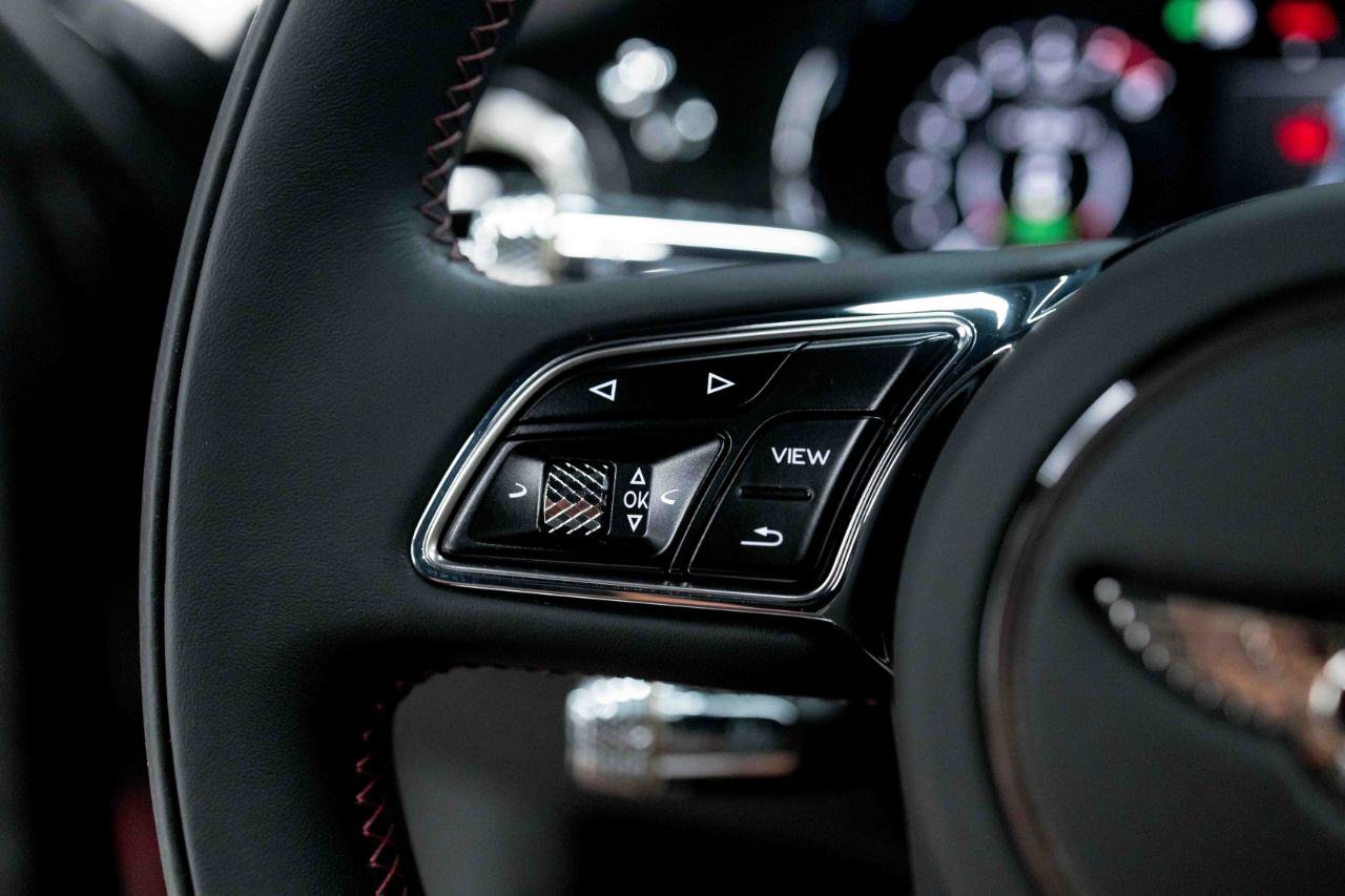 Used 2025 Bentley Flying Spur Plug-In Hybrid AWD/4WD image 44