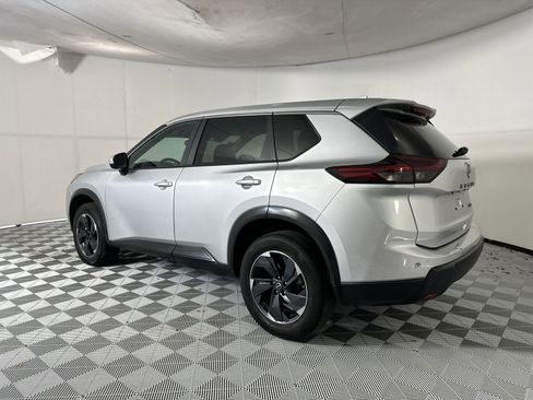 Certified 2024 Nissan Rogue SV AWD/4WD image 6