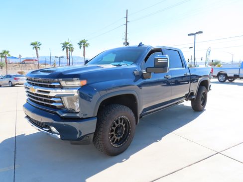 Used 2020 Chevrolet Silverado 2500 High Country image 3
