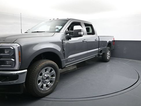 Used 2025 Ford F250 Lariat w/ Lariat Ultimate Package AWD/4WD image 3