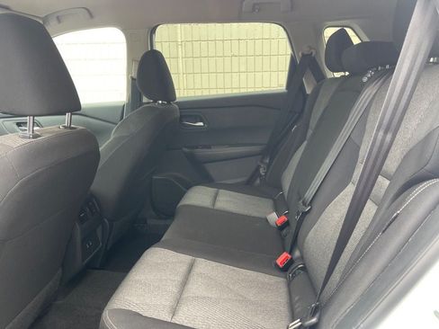 Used 2025 Nissan Rogue SV FWD image 10
