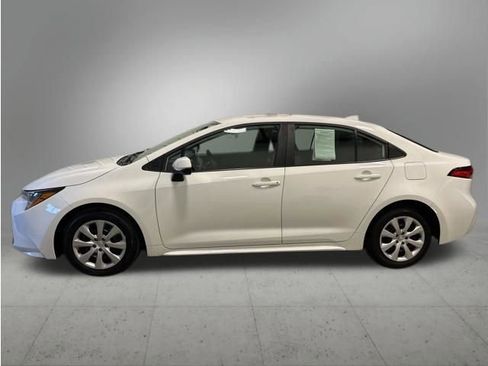 Used 2024 Toyota Corolla LE FWD image 2