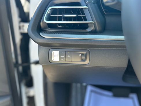 New 2026 Chevrolet Traverse LT w/ Driver Confidence Package FWD image 30