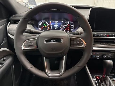 Used 2026 Jeep Compass Latitude AWD/4WD image 13