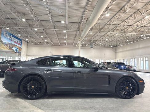 Used 2017 Porsche Panamera image 34