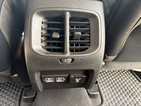 Used 2022 Jeep Cherokee Limited image 33