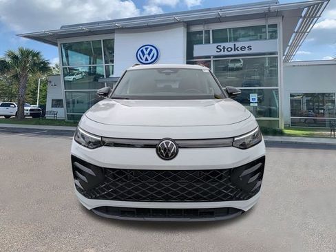 New 2026 Volkswagen Tiguan SE R-Line FWD image 9