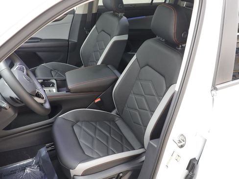 New 2026 Volkswagen Atlas Peak Edition image 12