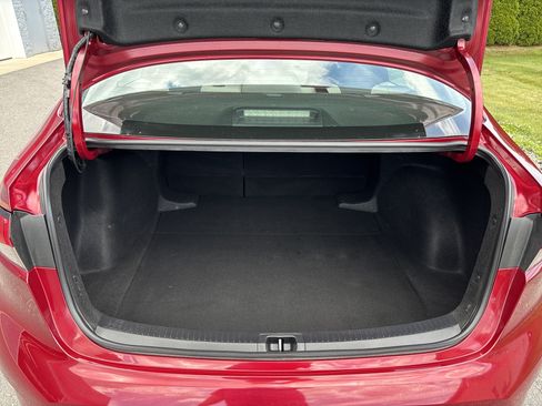 Used 2024 Toyota Corolla LE FWD image 5
