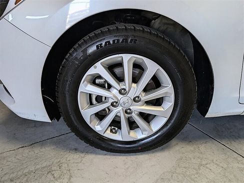 Used 2022 Hyundai Accent SEL FWD image 15