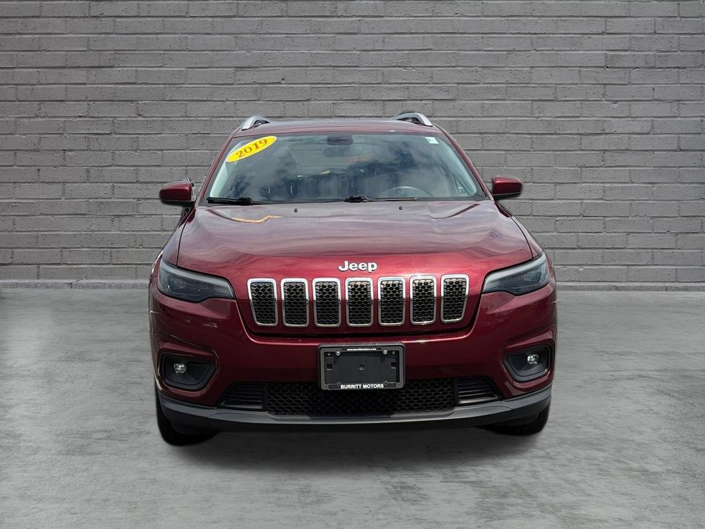 Used 2019 Jeep Cherokee Latitude w/ Popular Appearance Group AWD/4WD image 9