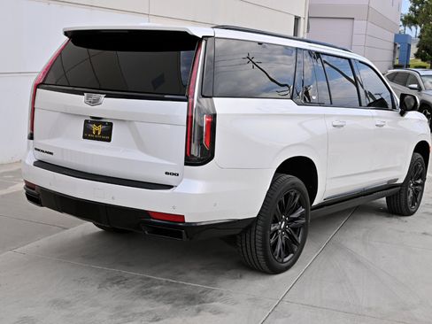 Used 2021 Cadillac Escalade ESV Sport w/ Driver Assist Tech Package AWD/4WD image 7