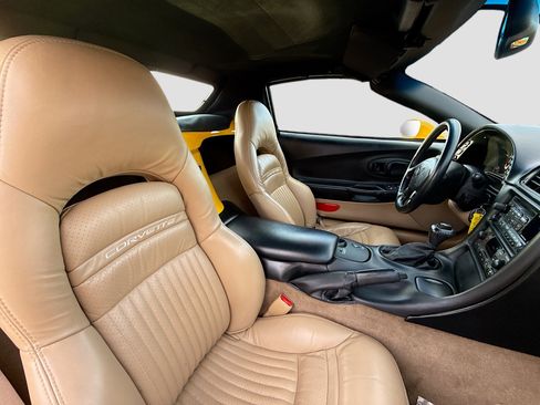 Used 2003 Chevrolet Corvette Convertible w/ Preferred Equipment Group1 image 14