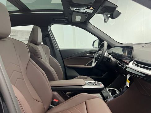 Used 2025 BMW X1 xDrive28i w/ Premium Package image 7