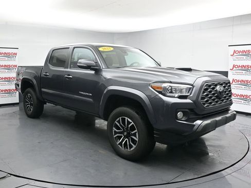 Used 2022 Toyota Tacoma TRD Sport AWD/4WD image 2