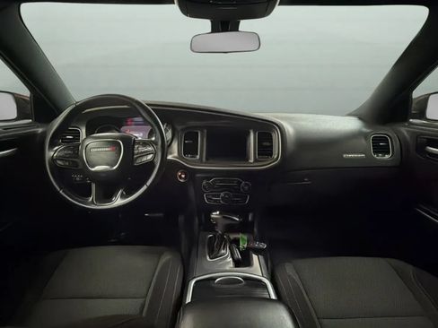 Used 2020 Dodge Charger SXT RWD image 9