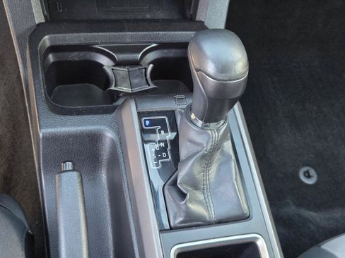 Used 2022 Toyota Tacoma TRD Off-Road w/ Technology Package RWD image 13